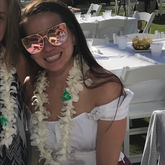 Meet your Posher, Emily - Picture 1 of 1